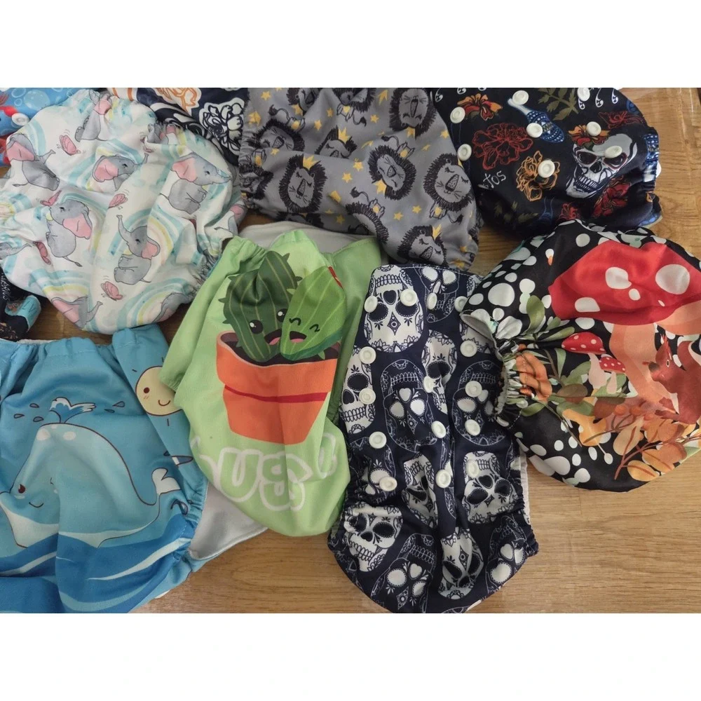 Lot of 24 Assorted AlvaBaby with 48 Absorbing Microfiber Liners